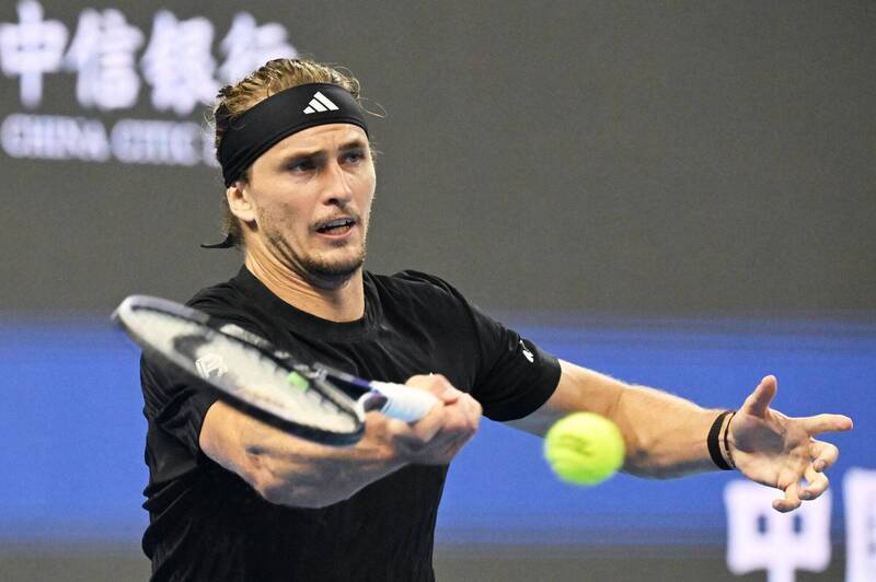 拉沃尔杯力克年终总决赛,兹维列夫统治全场 拉沃尔杯力克年终总决赛,兹维列夫统治全场