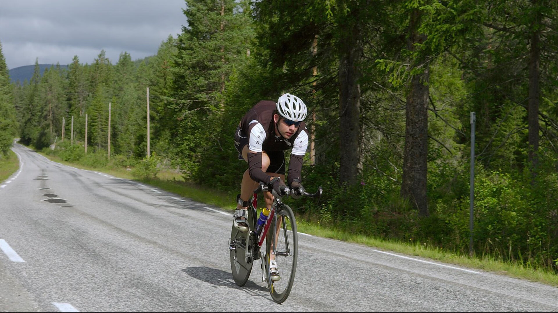 基耶萨的利刃刺穿红蓝,加拿大最后时刻奇迹逆转巴萨
