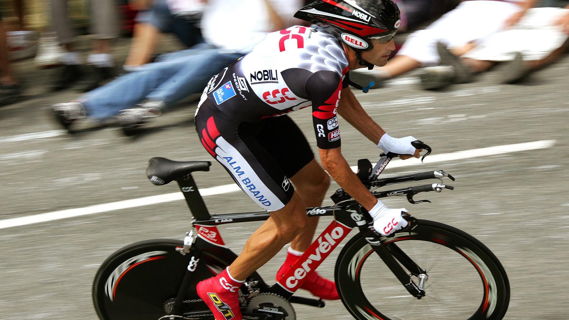 乌拉圭对阵日本,当桑巴舞者成为大场面先生