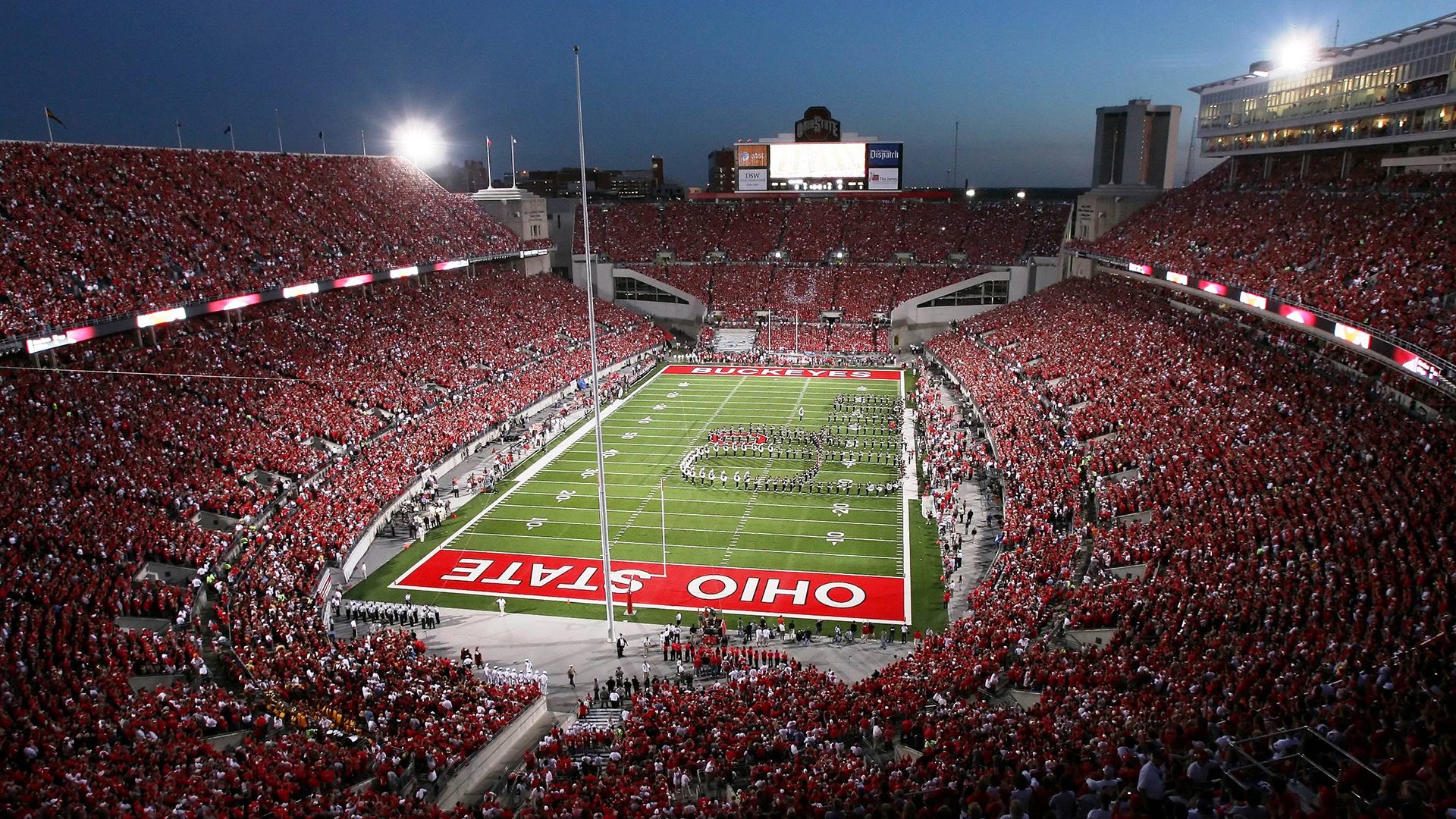 雄鹿压制尼克斯,武切维奇高光表现背后的战术革命